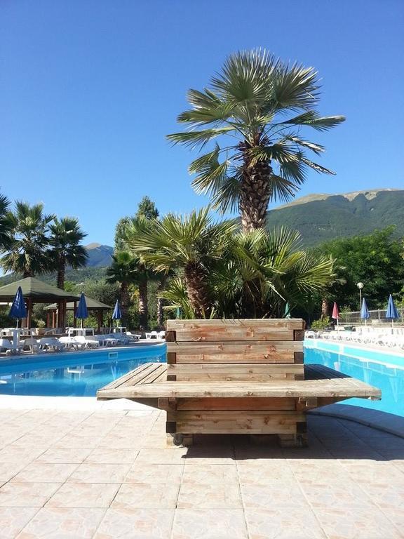 Hotel Miami Civitella Del Tronto Extérieur photo