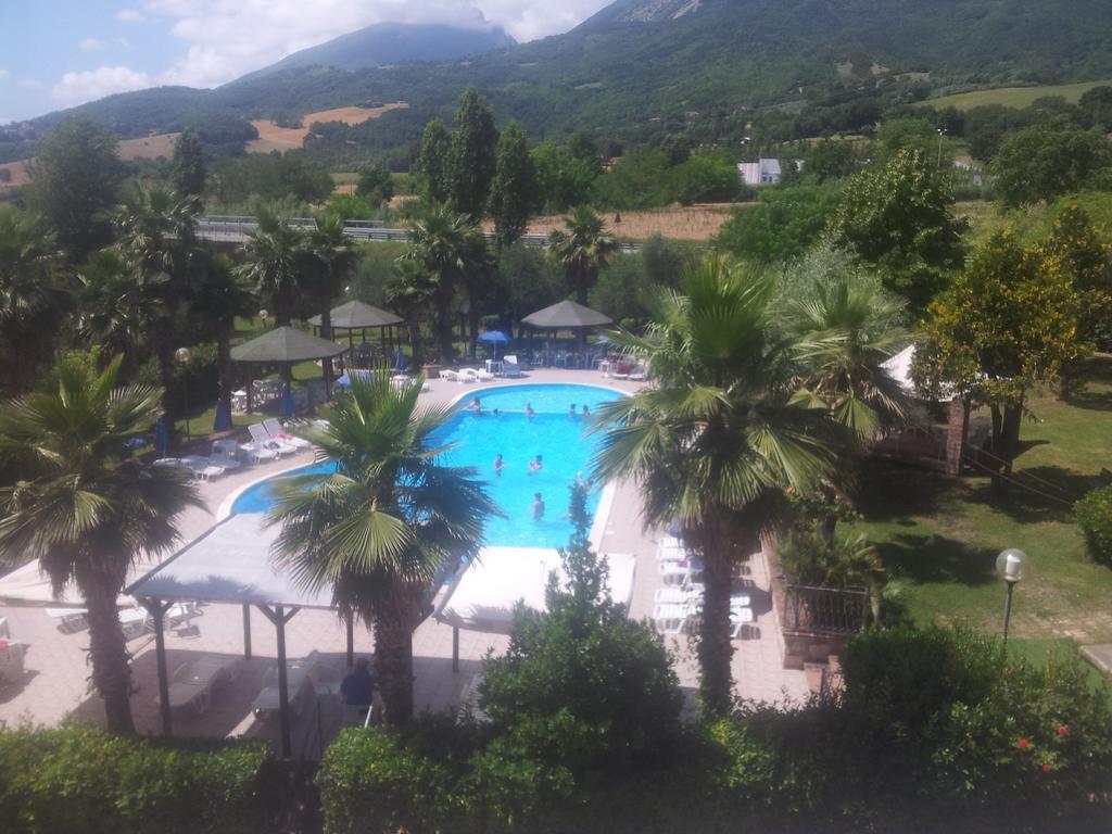 Hotel Miami Civitella Del Tronto Extérieur photo